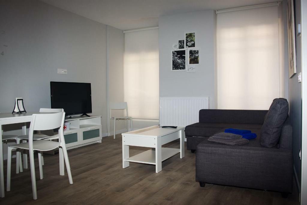 Apartamentos Gyc Viviendas Gold Леон Екстериор снимка